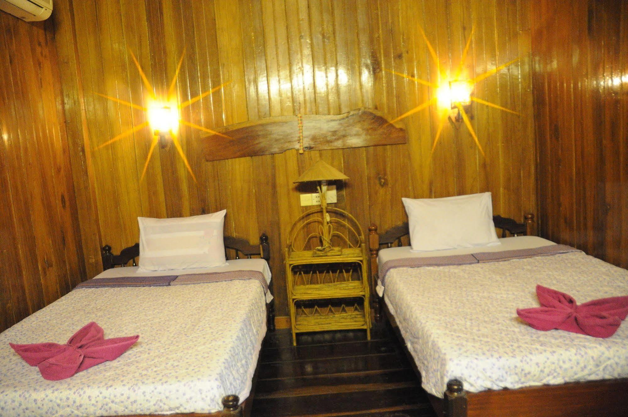 Big Lyna Villa Siem Reap Esterno foto
