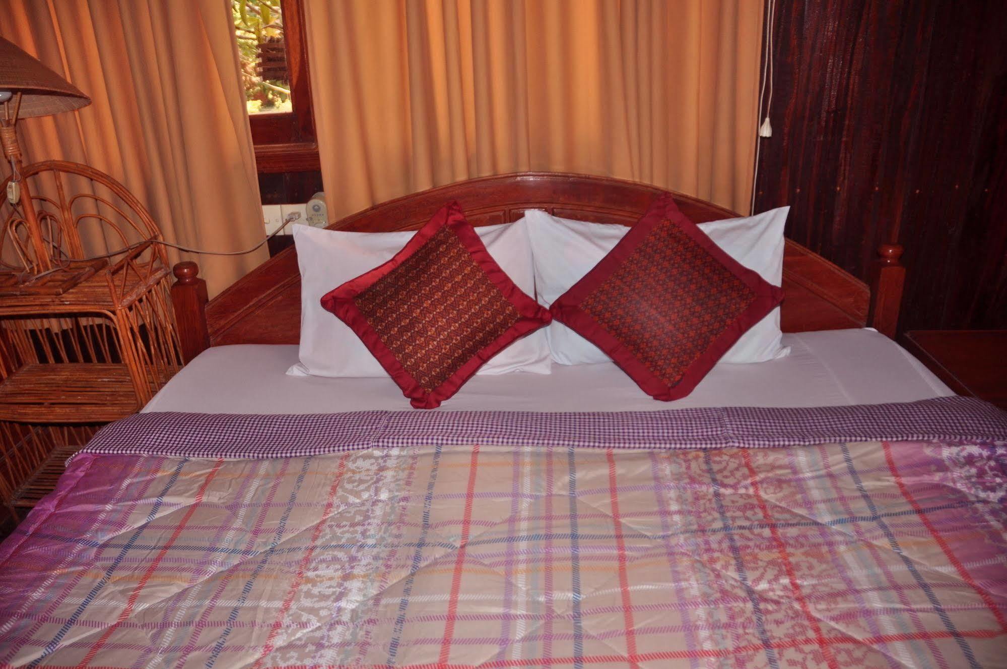 Big Lyna Villa Siem Reap Esterno foto