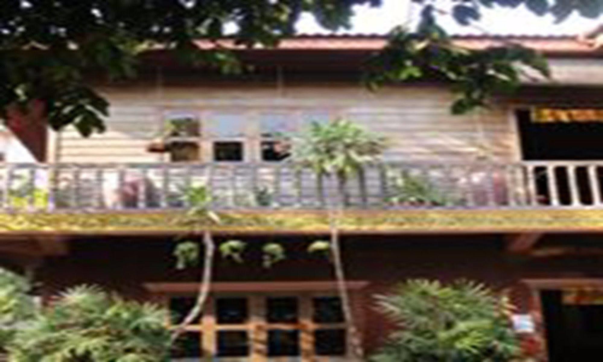 Big Lyna Villa Siem Reap Esterno foto